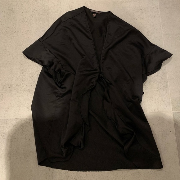 Victoria’s Secret Butterfly Sleeve Satin Tie-Front Robe - Picture 3 of 6